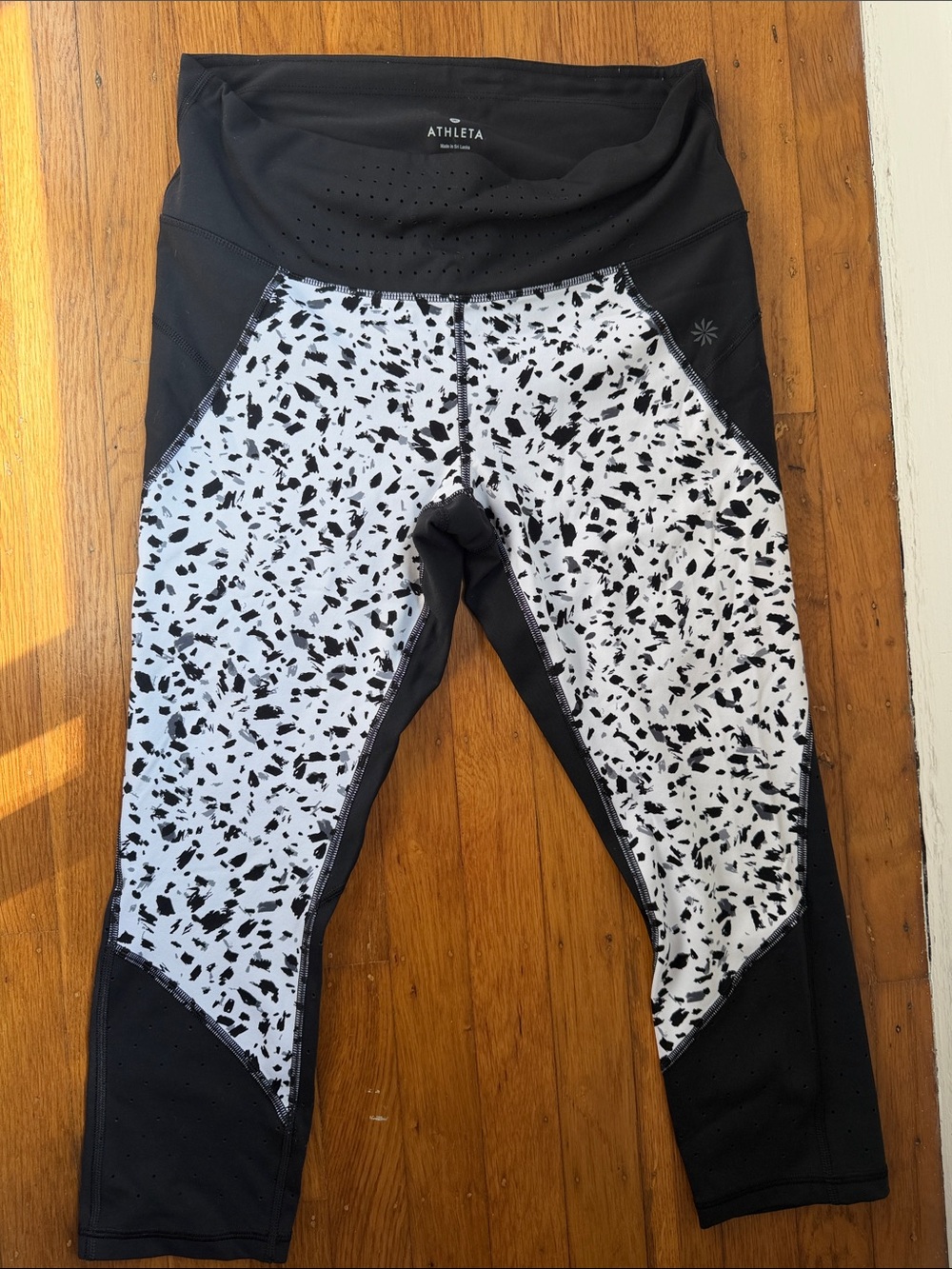 Athleta Black and White Printed Capri Leggings